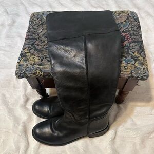 MIA black leather size 10 women boots
